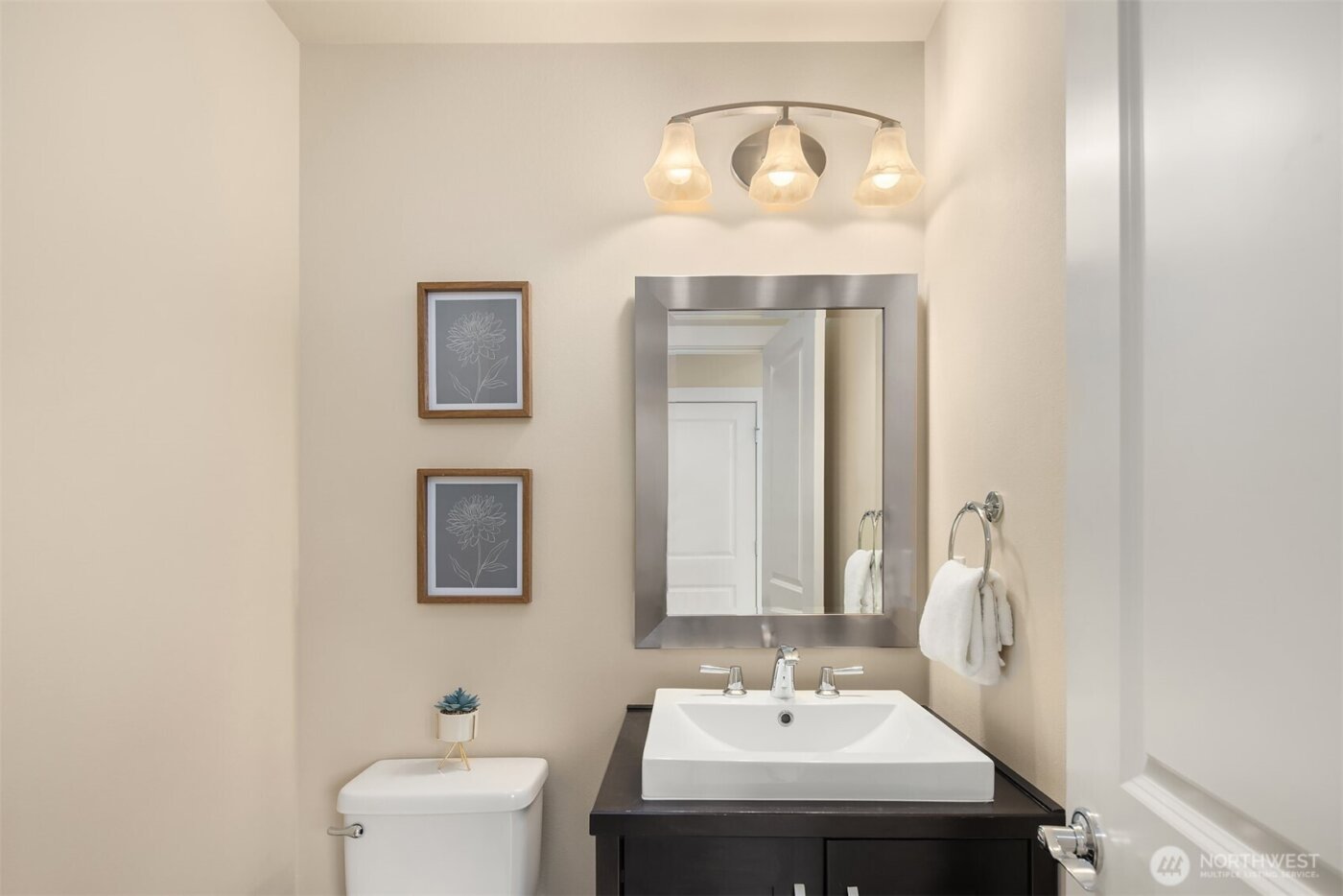 849 3rd Avenue NE, Issaquah, WA 98029-5404