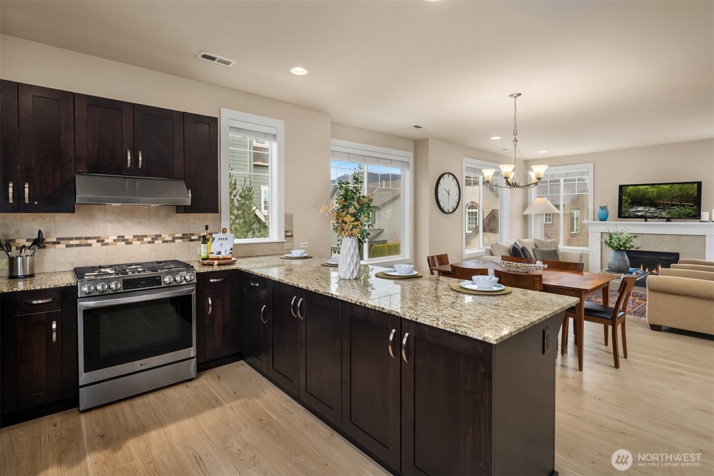 849 3rd Avenue NE, Issaquah, WA 98029-5404