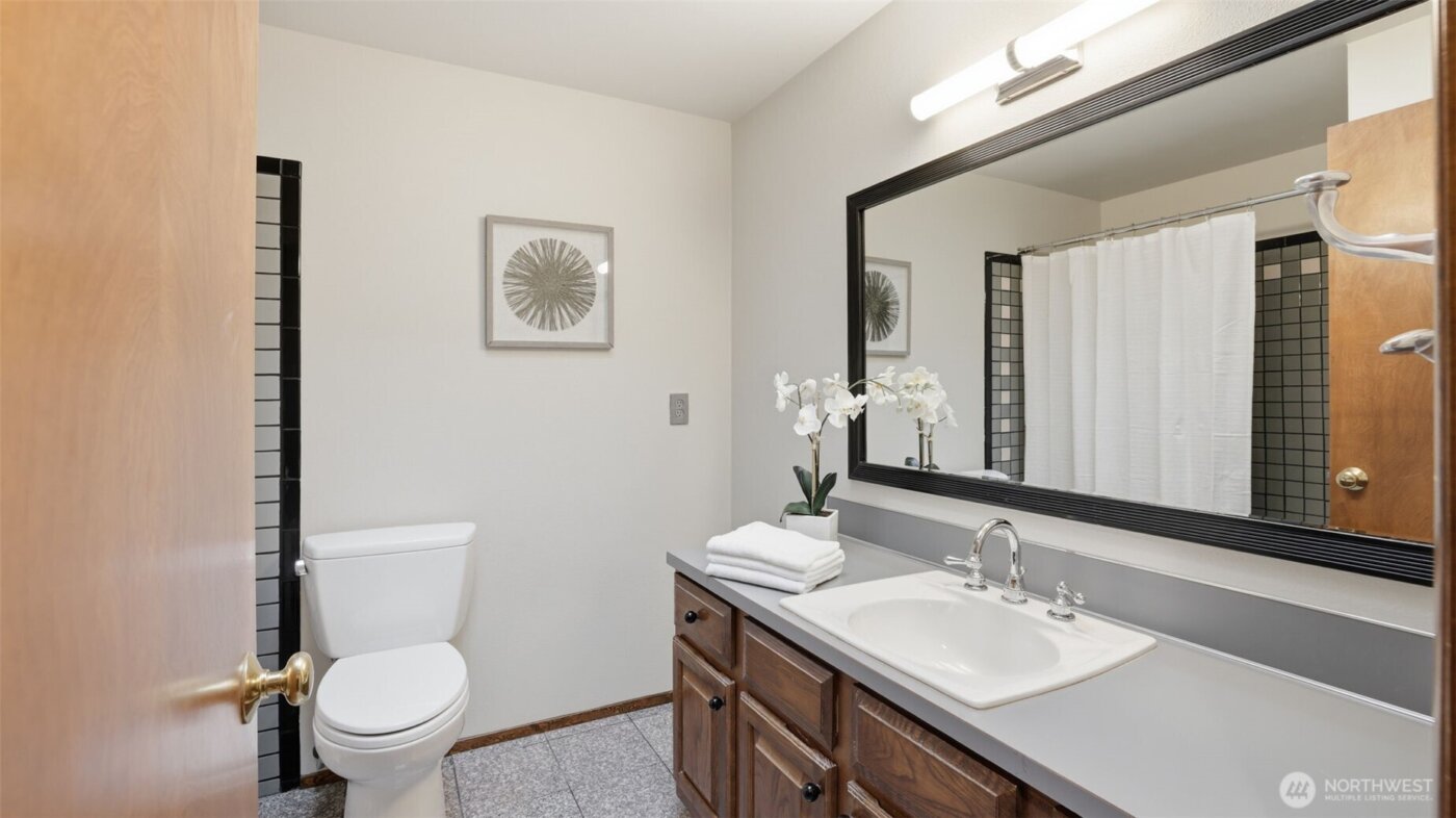 9753 61st Avenue S, Seattle, WA 98118