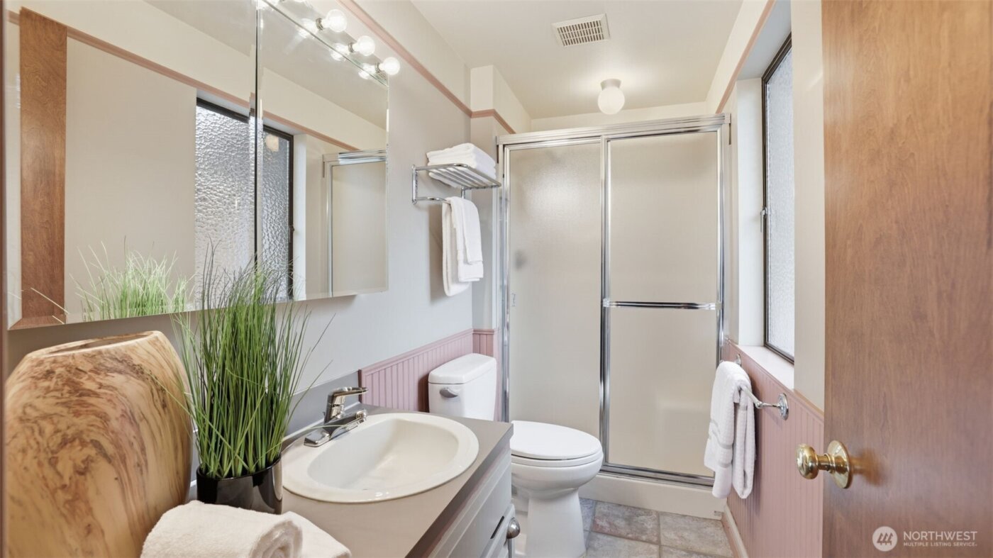 9753 61st Avenue S, Seattle, WA 98118