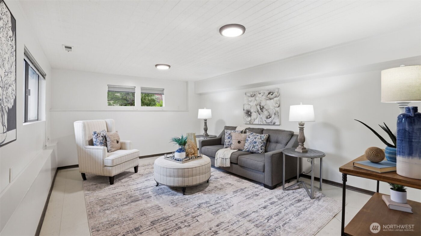 9753 61st Avenue S, Seattle, WA 98118