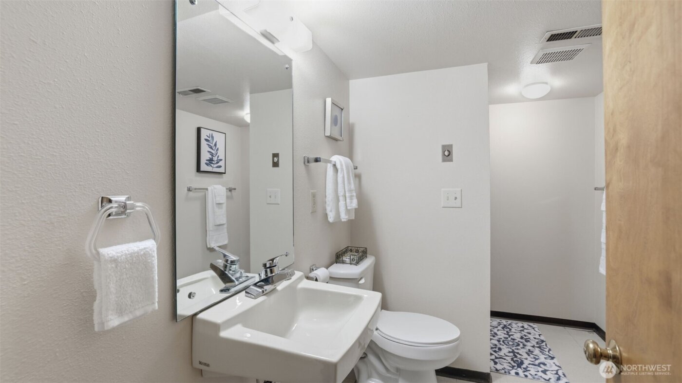 9753 61st Avenue S, Seattle, WA 98118