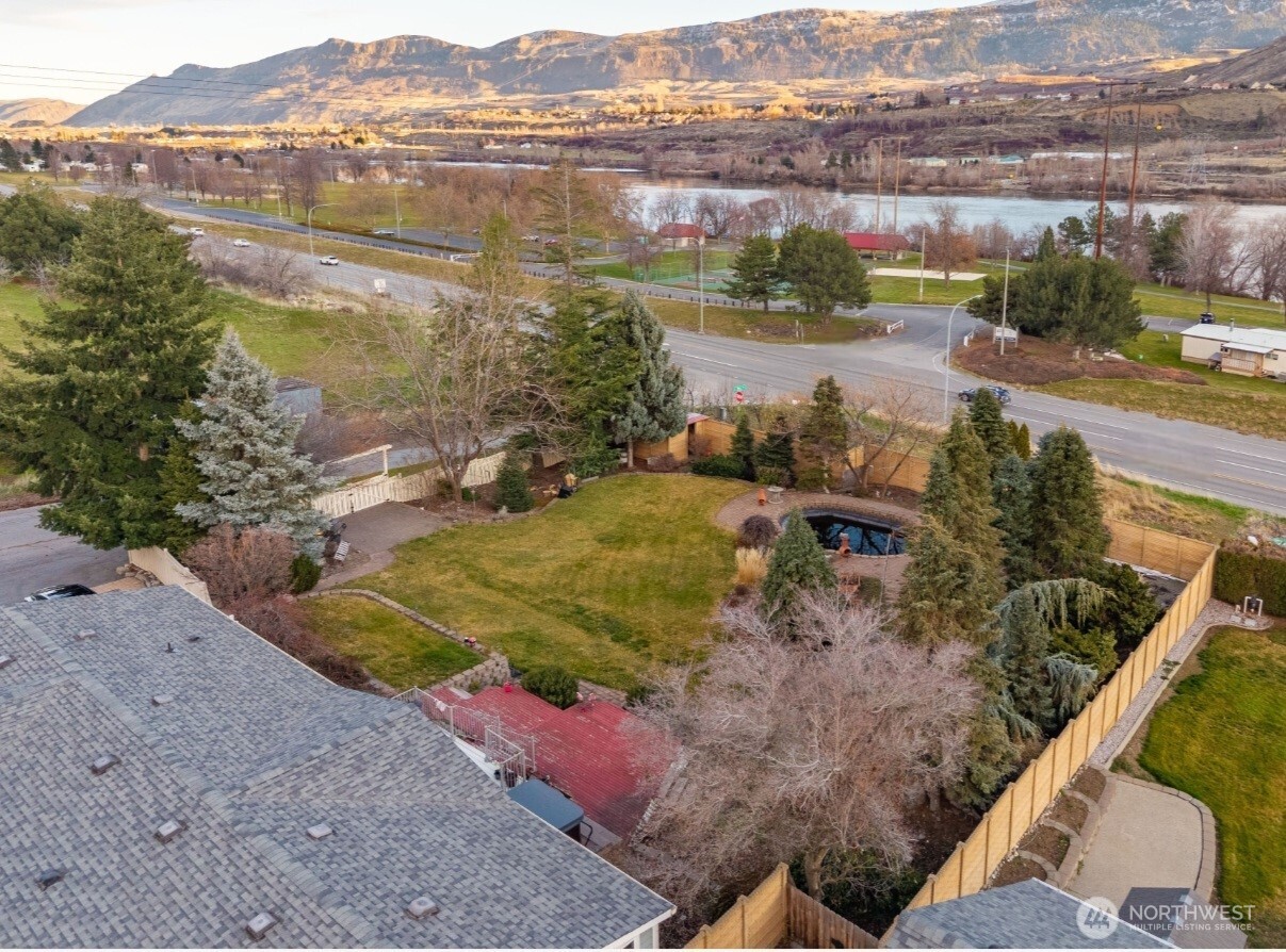 1160 S Mary Avenue , East Wenatchee, WA 98802