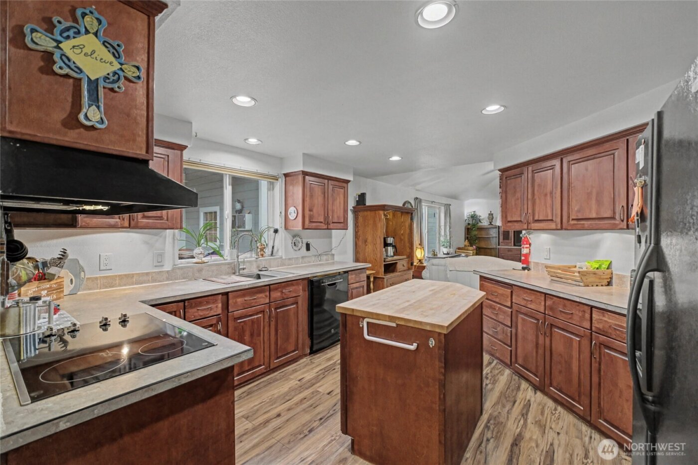 1160 S Mary Avenue , East Wenatchee, WA 98802