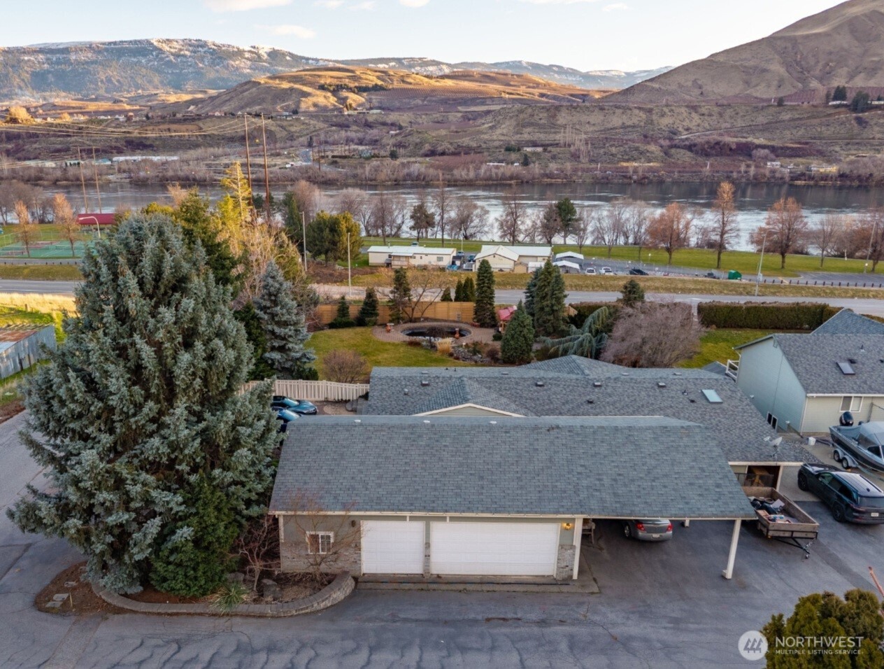 1160 S Mary Avenue , East Wenatchee, WA 98802