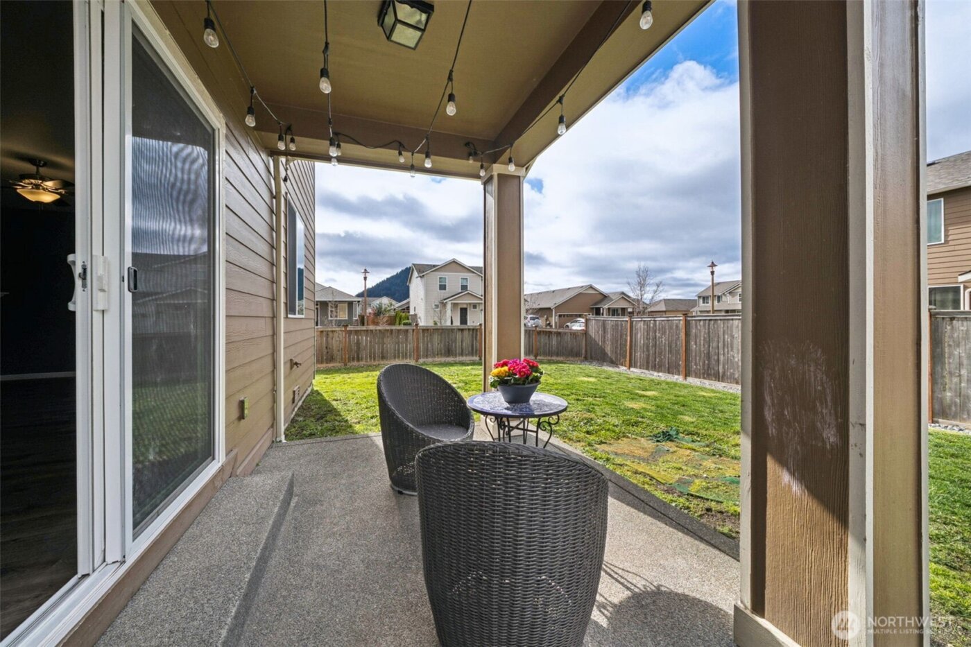 228 Holdener Lane N, Enumclaw, WA 98022