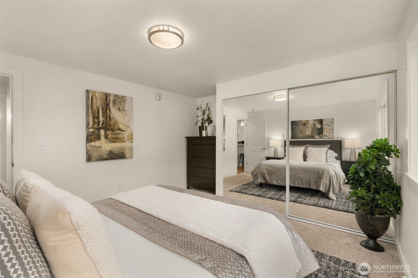 845 NE 125th Street #103, Seattle, WA 98125-3942