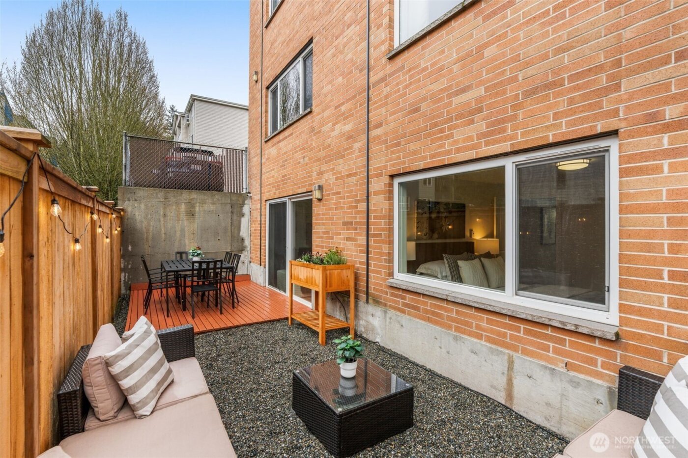 845 NE 125th Street #103, Seattle, WA 98125-3942