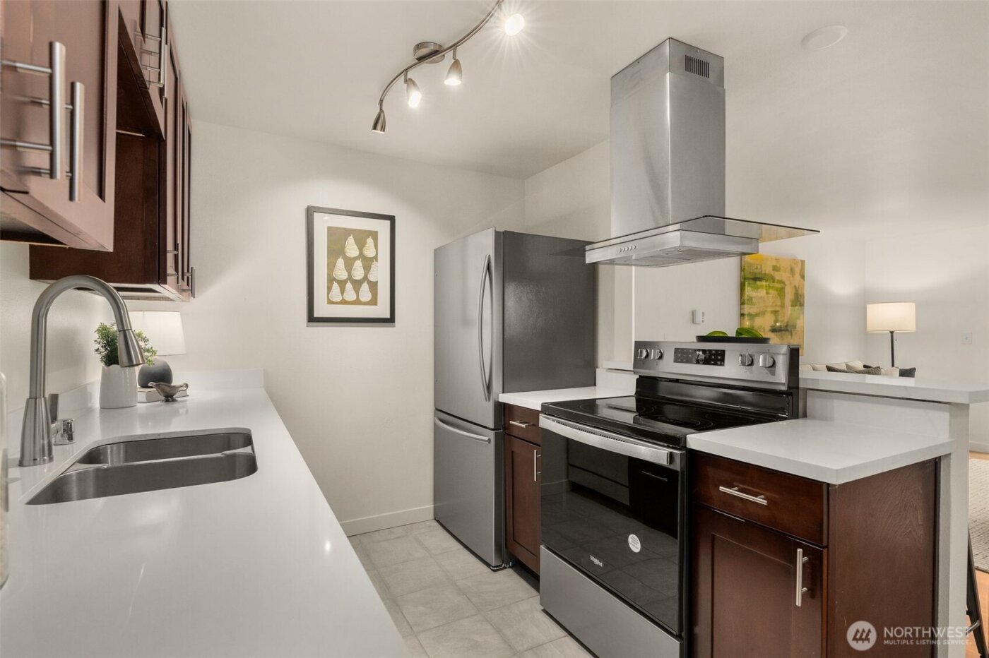 845 NE 125th Street #103, Seattle, WA 98125-3942