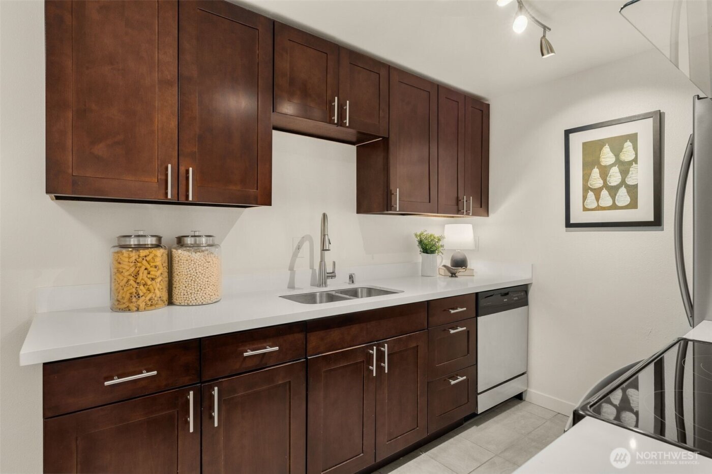 845 NE 125th Street #103, Seattle, WA 98125-3942