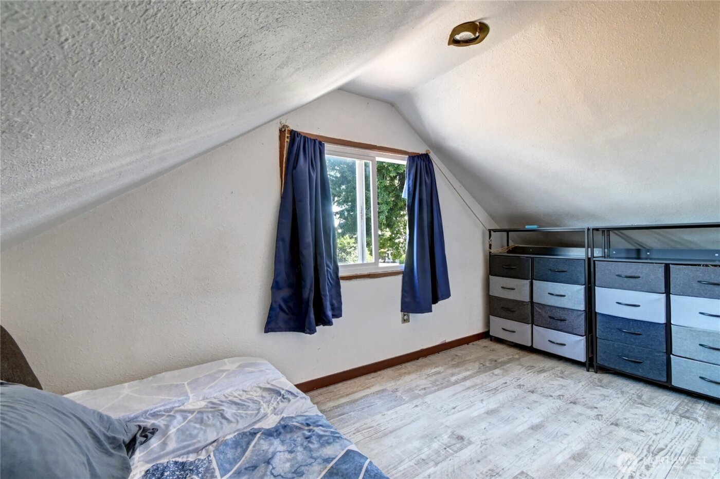 2327 Harrison Avenue , Everett, WA 98201