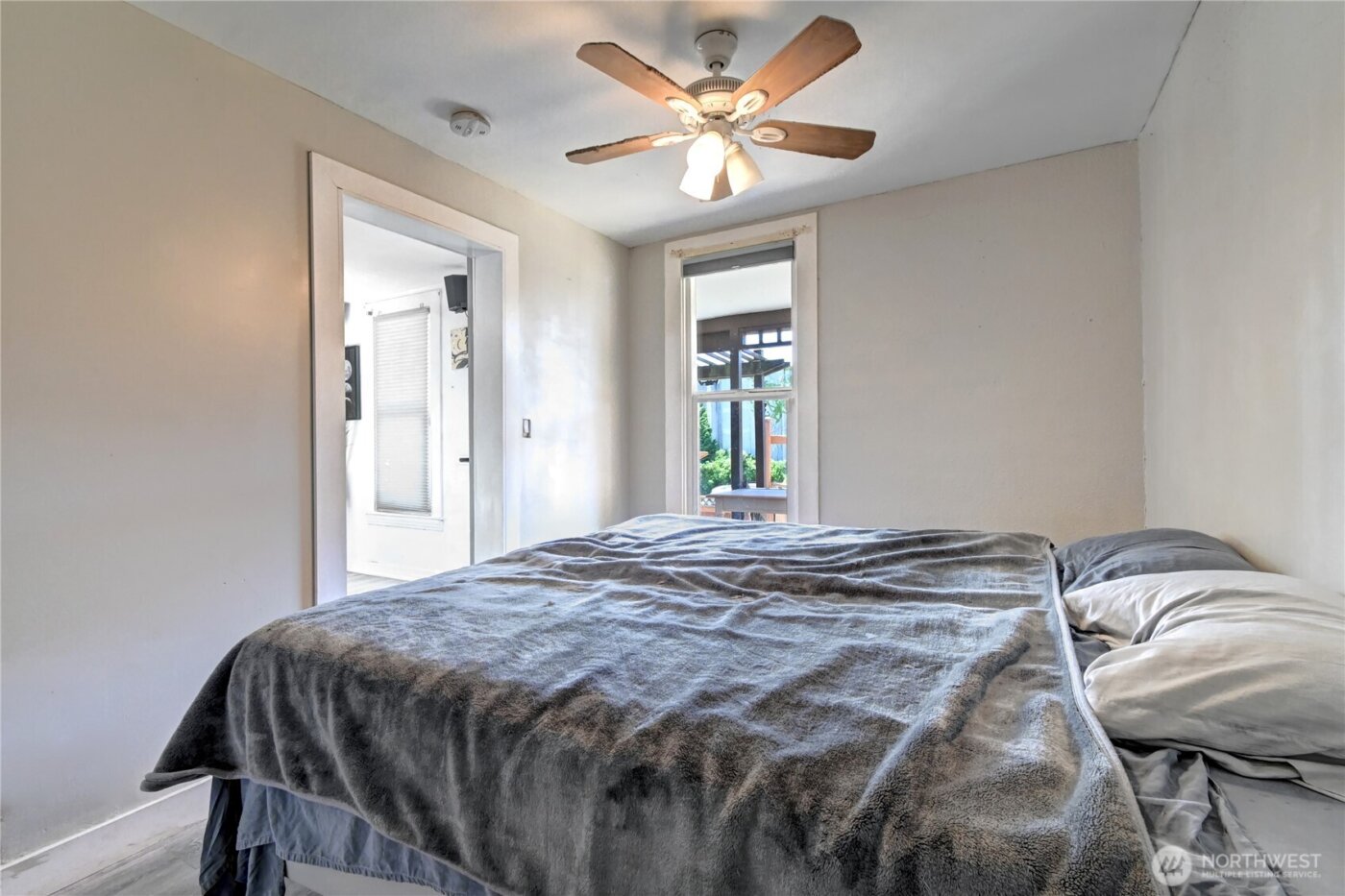 2327 Harrison Avenue , Everett, WA 98201