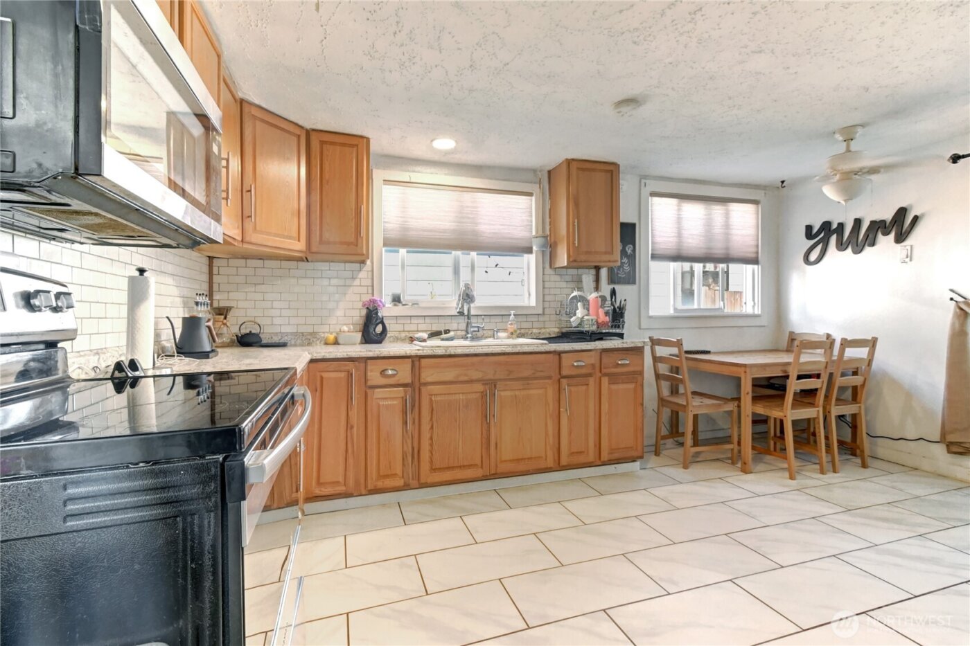 2327 Harrison Avenue , Everett, WA 98201