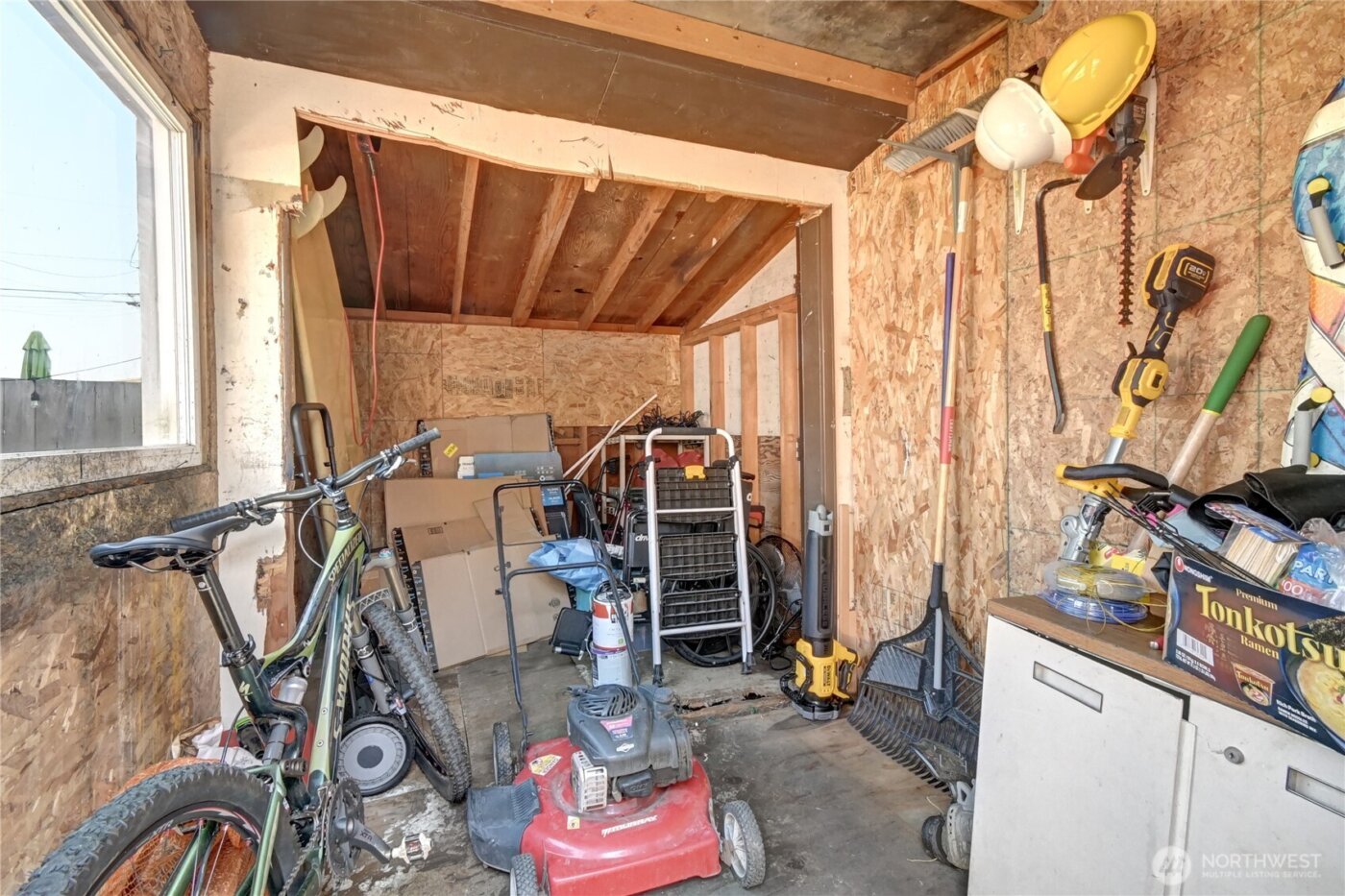 2327 Harrison Avenue , Everett, WA 98201