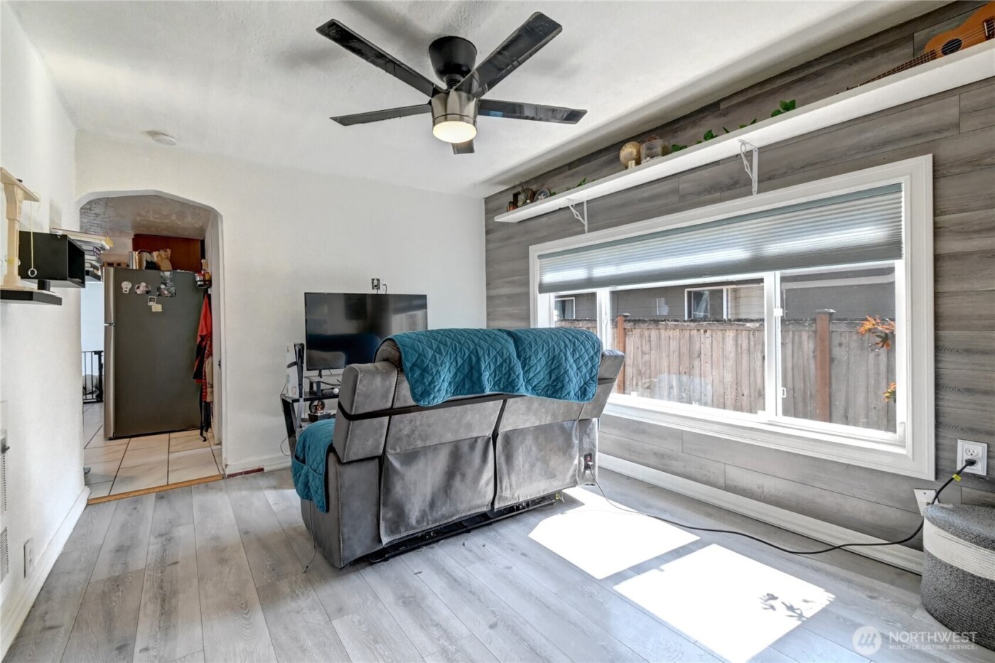 2327 Harrison Avenue , Everett, WA 98201