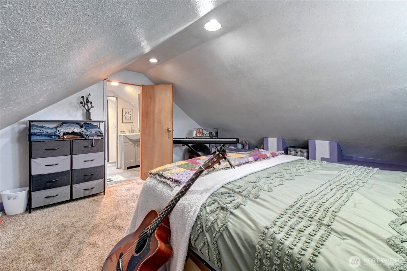 2327 Harrison Avenue , Everett, WA 98201