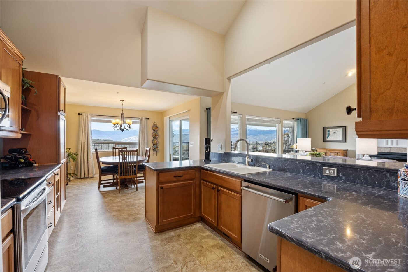 2302 Canyon Hills Drive , East Wenatchee, WA 98802