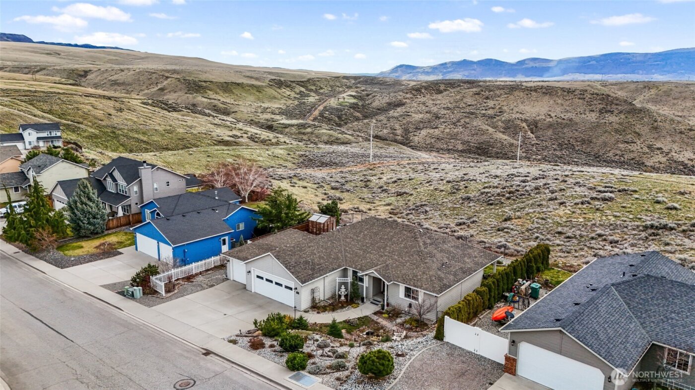 2302 Canyon Hills Drive , East Wenatchee, WA 98802