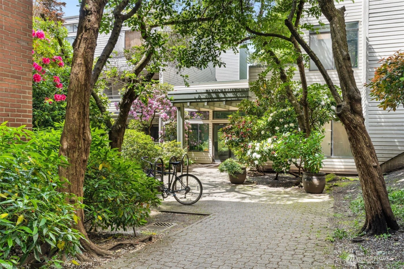 211 Summit Avenue E #S218, Seattle, WA 98102