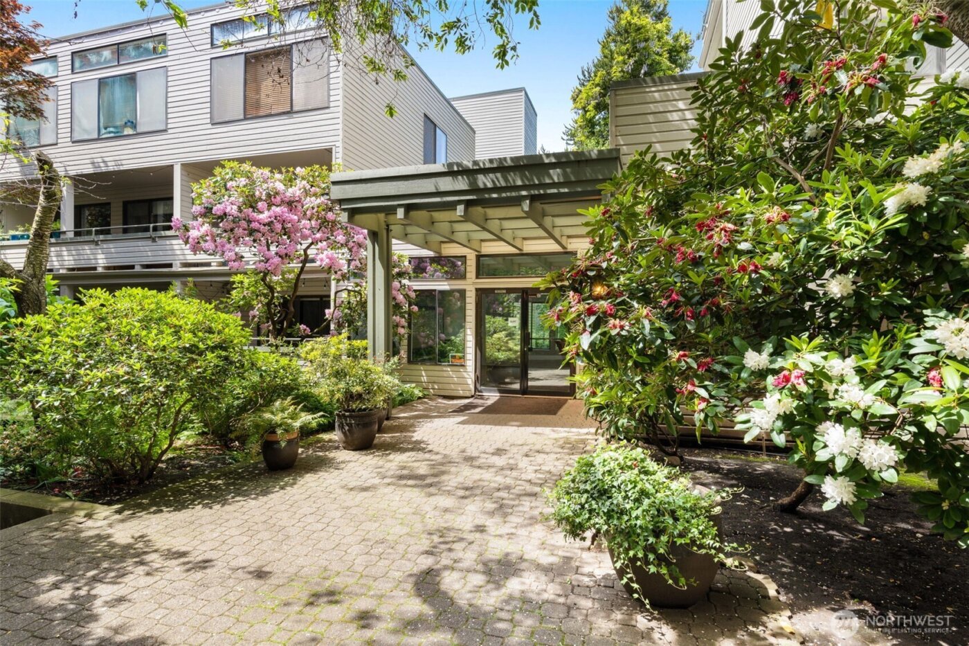 211 Summit Avenue E #S218, Seattle, WA 98102