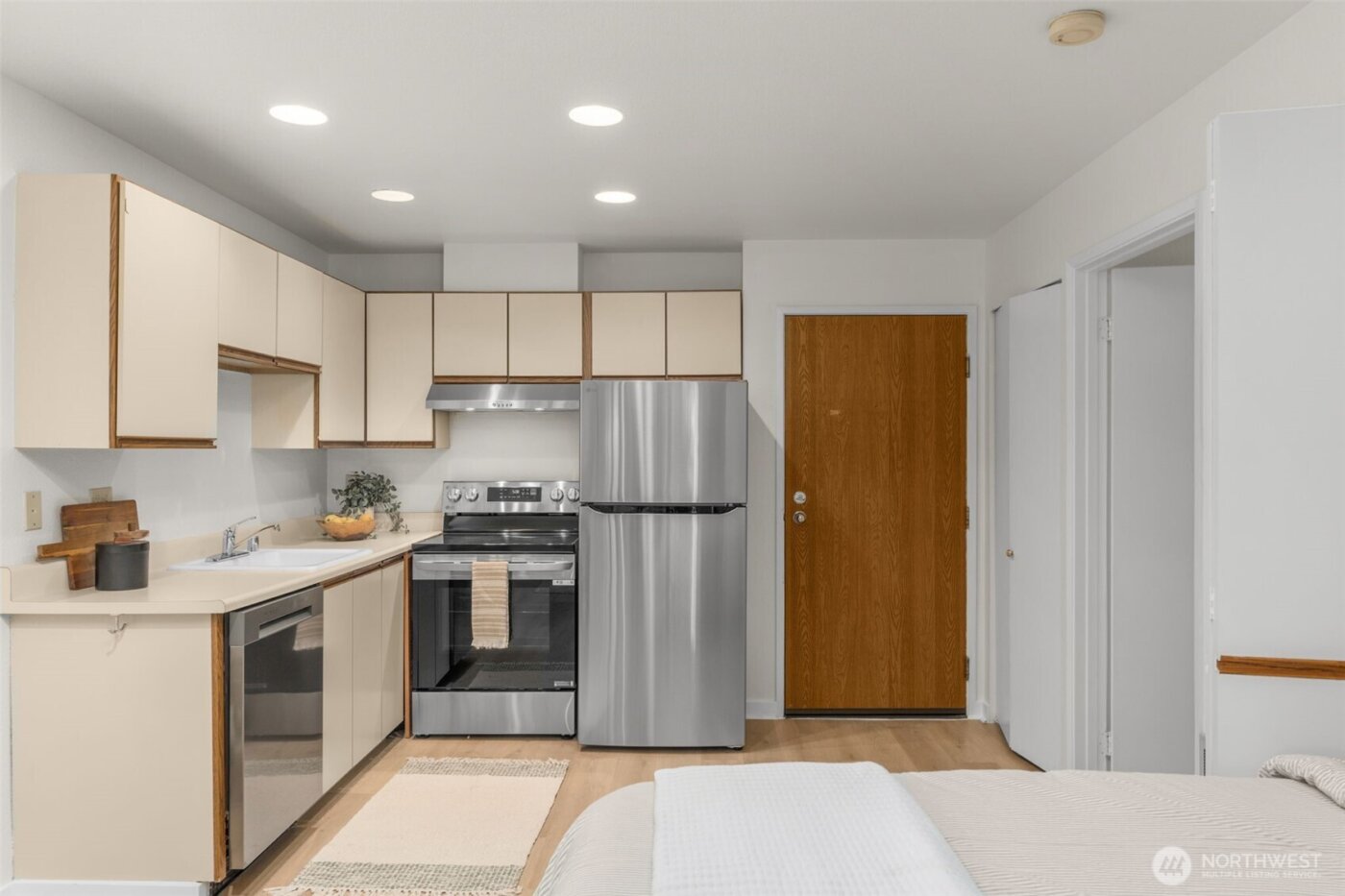 211 Summit Avenue E #S218, Seattle, WA 98102