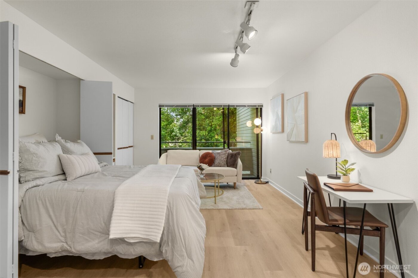 211 Summit Avenue E #S218, Seattle, WA 98102