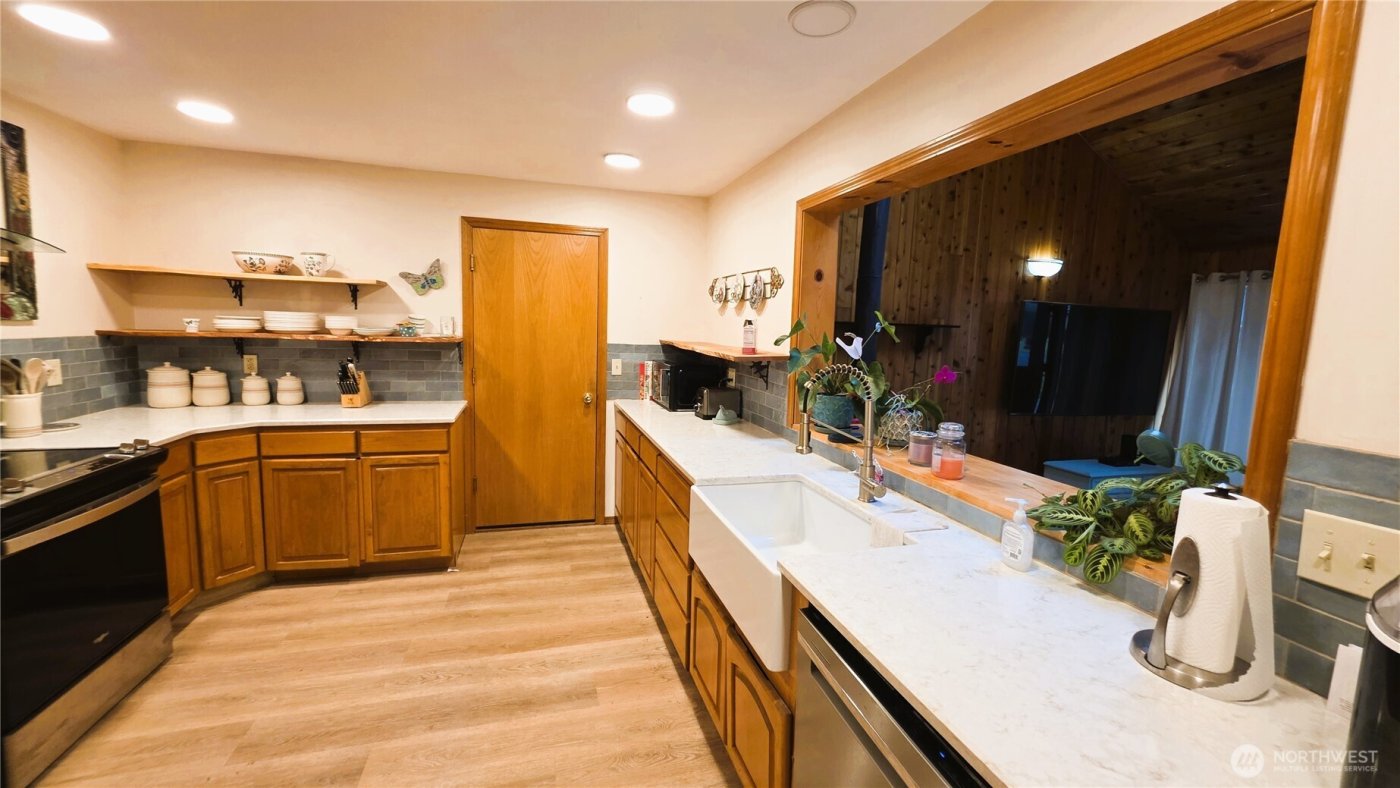 30708 N Place , Ocean Park, WA 98640