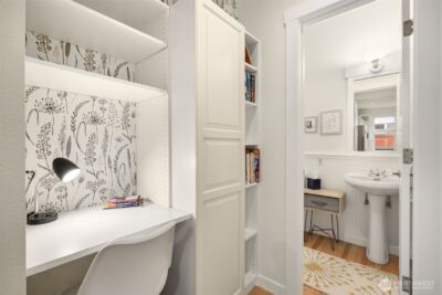 672 Madison Avenue N, Bainbridge Island, WA 98110 - Photo 11