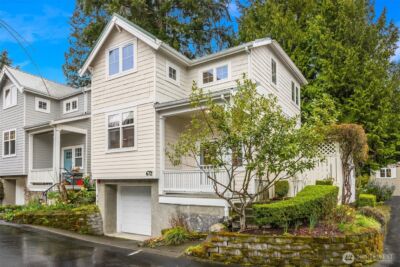 672 Madison Avenue N, Bainbridge Island, WA 98110