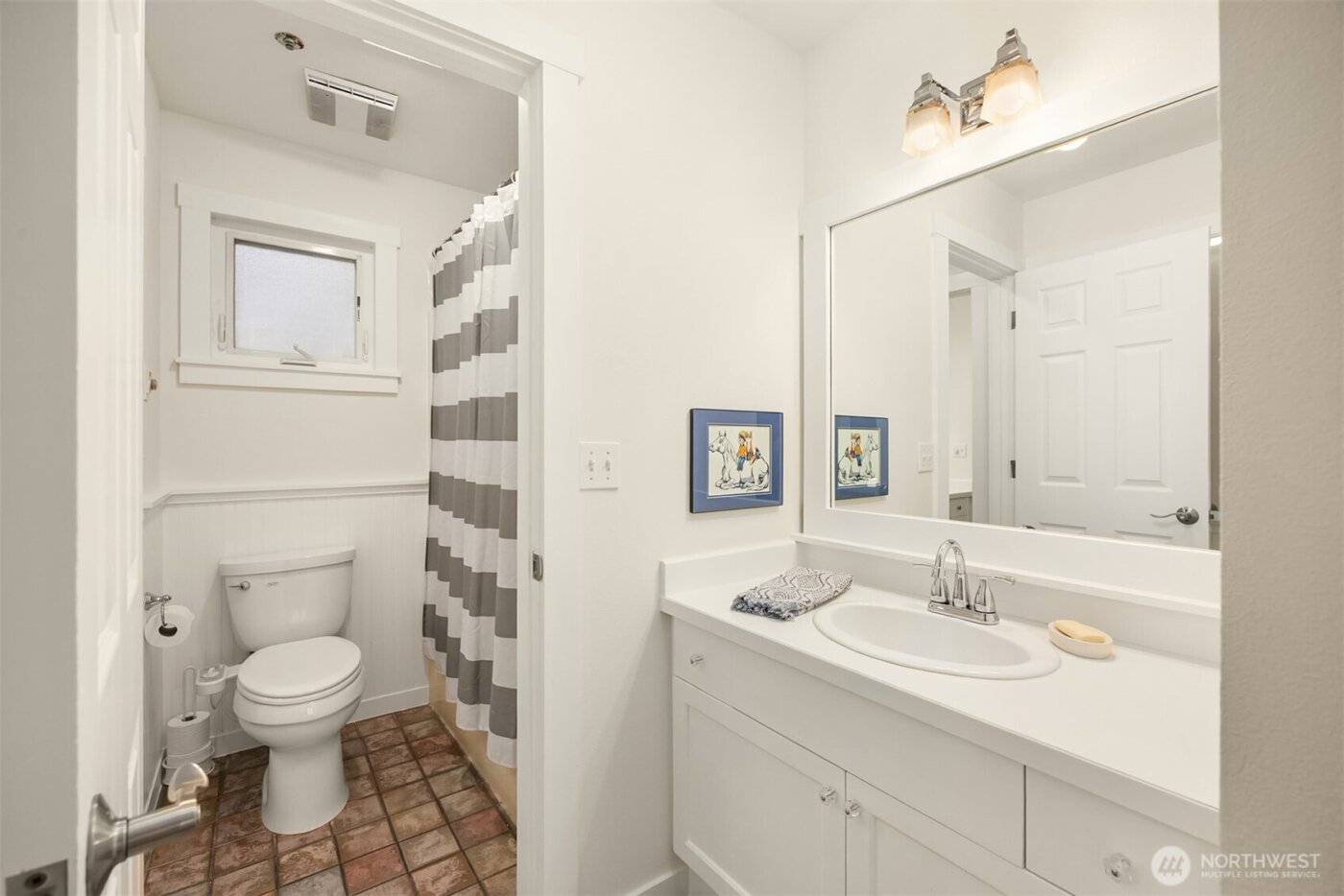 672 Madison Avenue N, Bainbridge Island, WA 98110