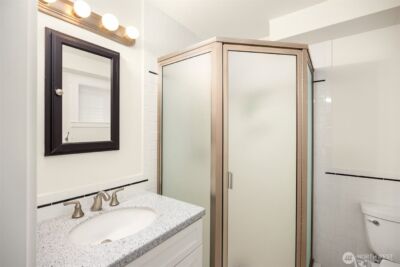 672 Madison Avenue N, Bainbridge Island, WA 98110 - Photo 21