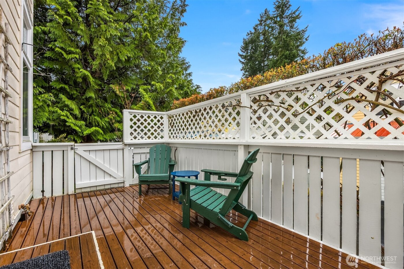 672 Madison Avenue N, Bainbridge Island, WA 98110