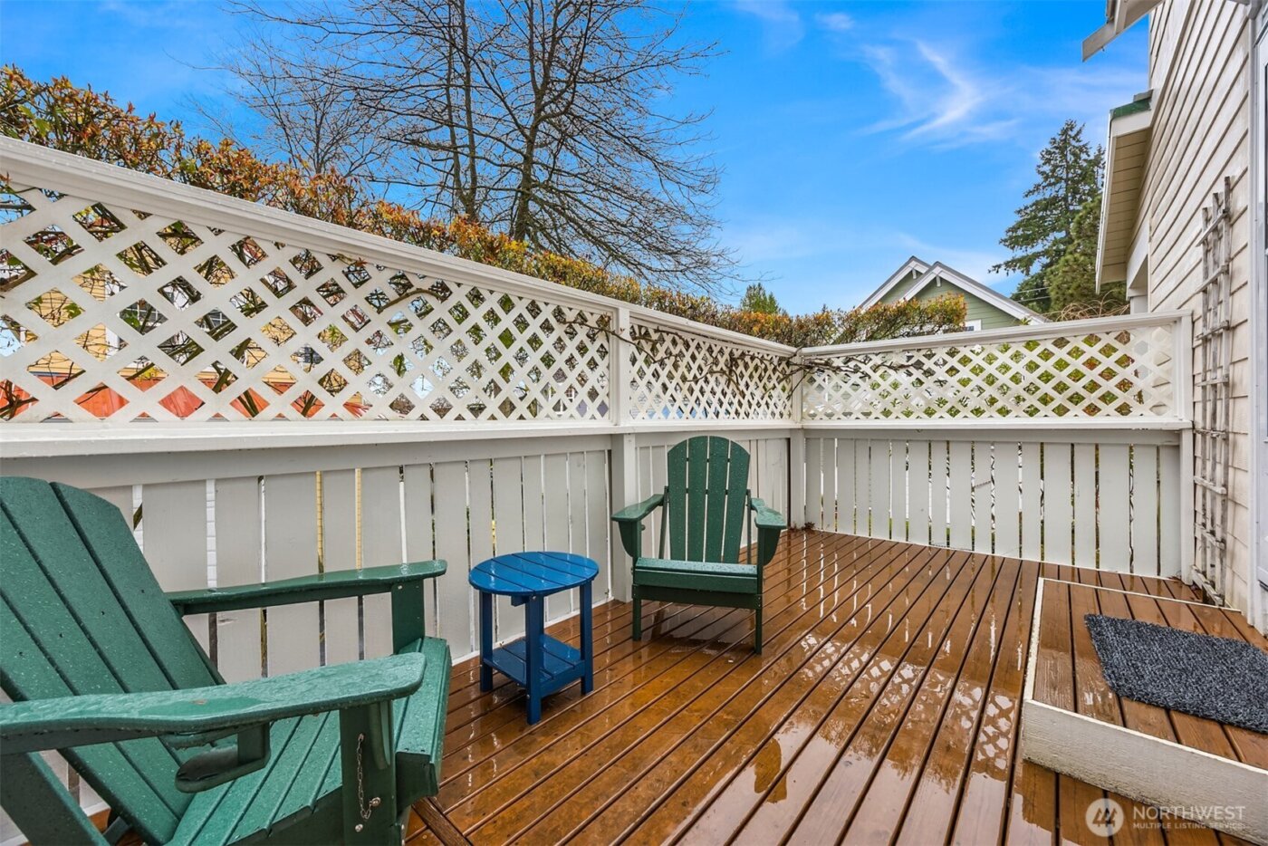672 Madison Avenue N, Bainbridge Island, WA 98110