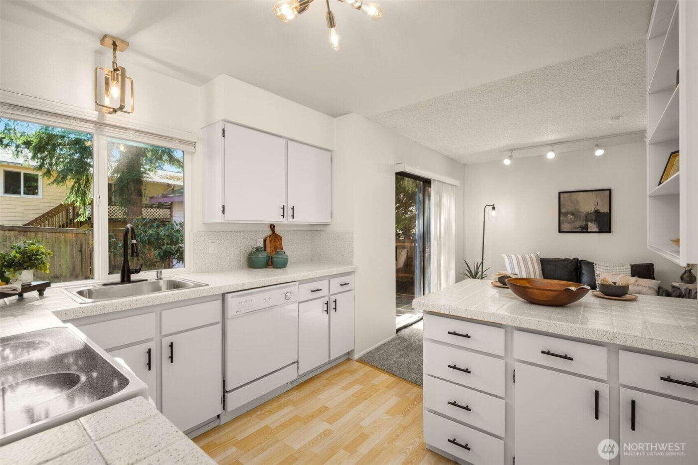 8129 NE 131st Street , Kirkland, WA 98034-2523