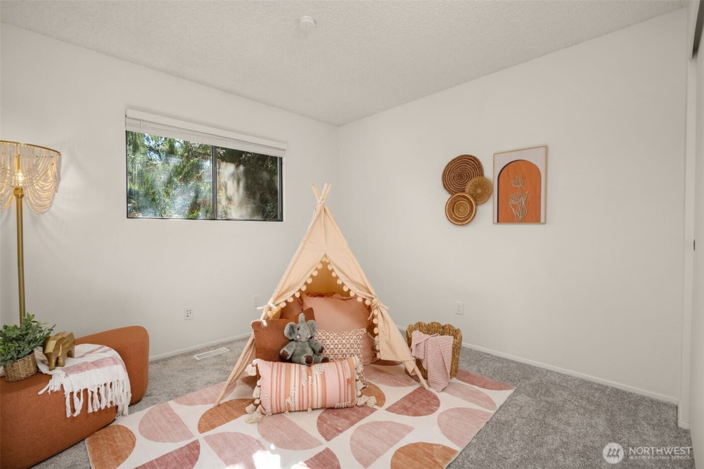 8129 NE 131st Street , Kirkland, WA 98034-2523