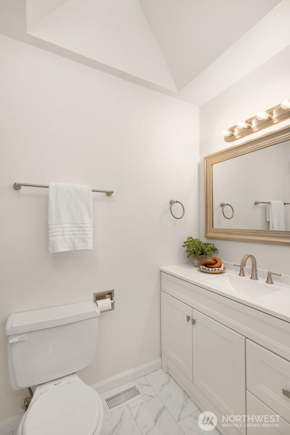 8129 NE 131st Street , Kirkland, WA 98034-2523