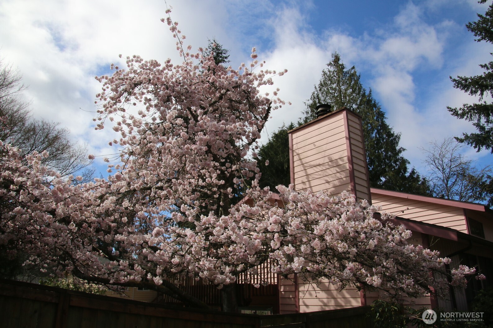 8129 NE 131st Street , Kirkland, WA 98034-2523