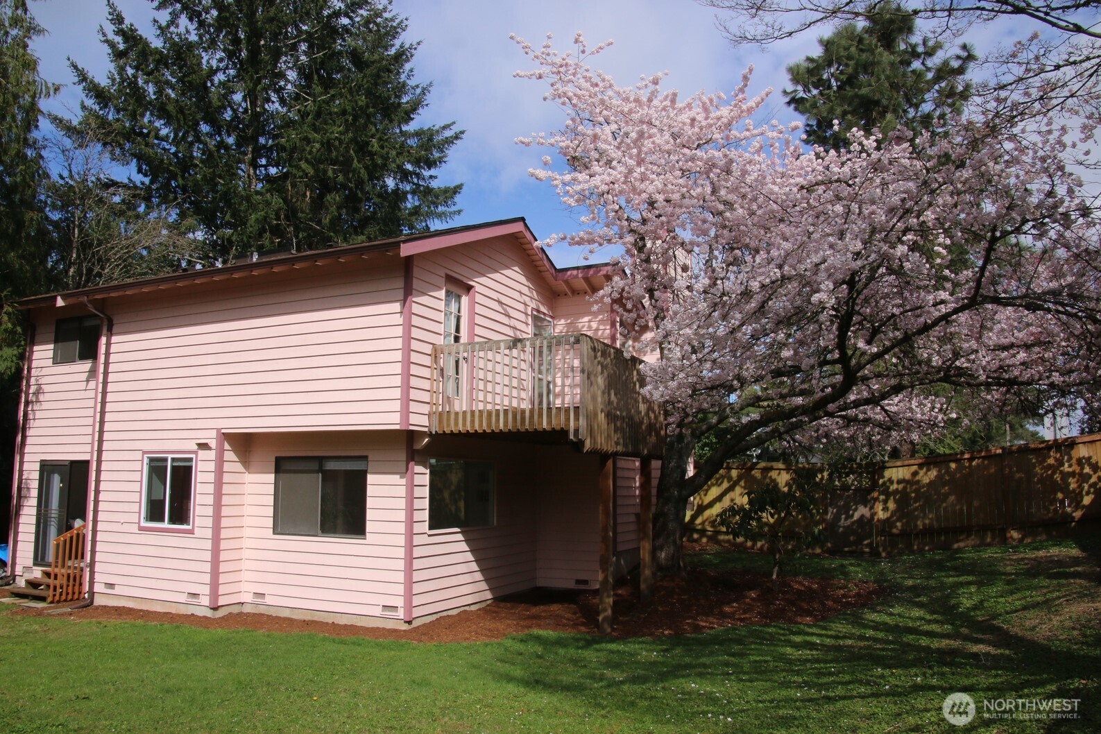 8129 NE 131st Street , Kirkland, WA 98034-2523