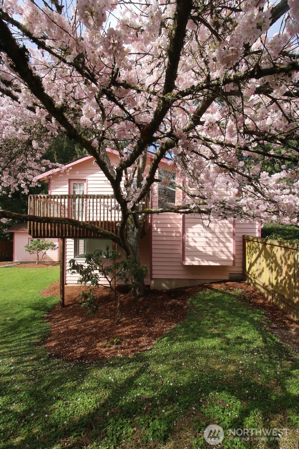 8129 NE 131st Street , Kirkland, WA 98034-2523