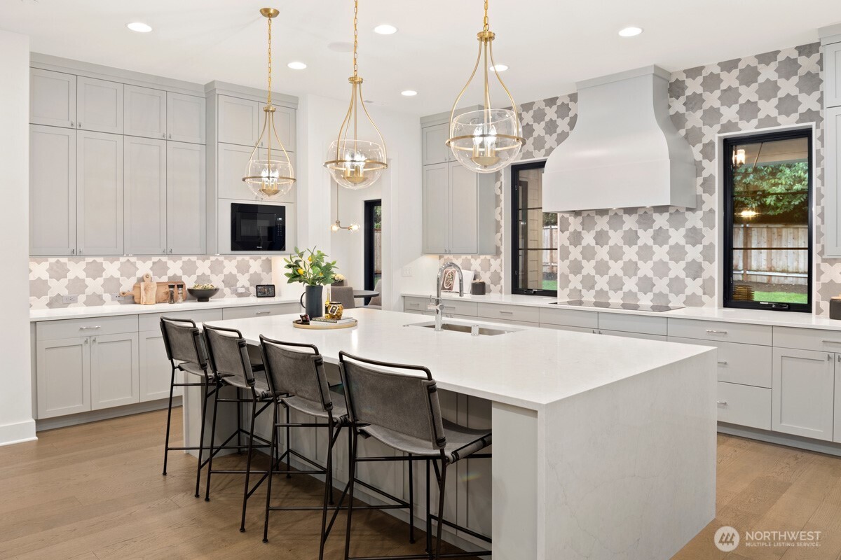 4216 83rd Avenue SE, Mercer Island, WA 98040