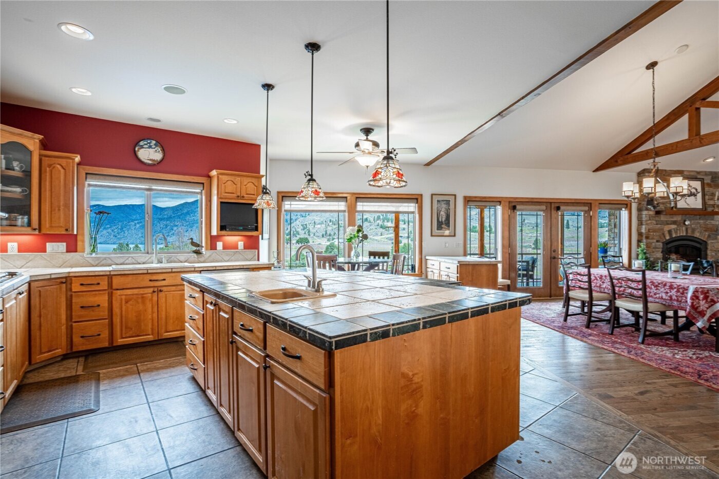 720 Loop Avenue , Manson, WA 98831