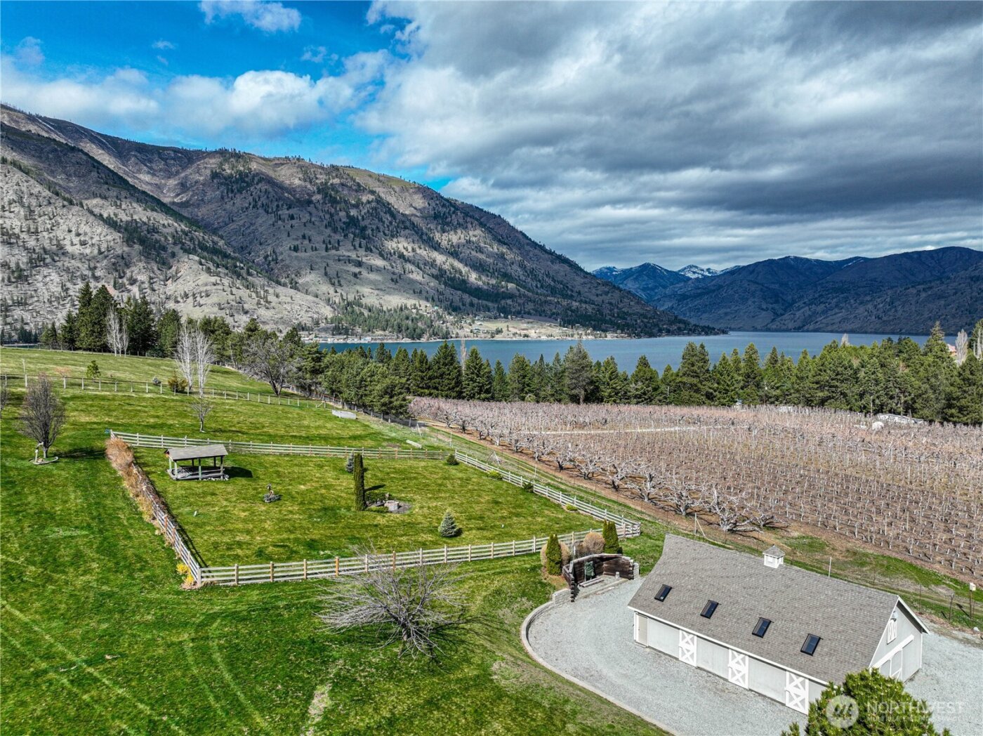 720 Loop Avenue , Manson, WA 98831