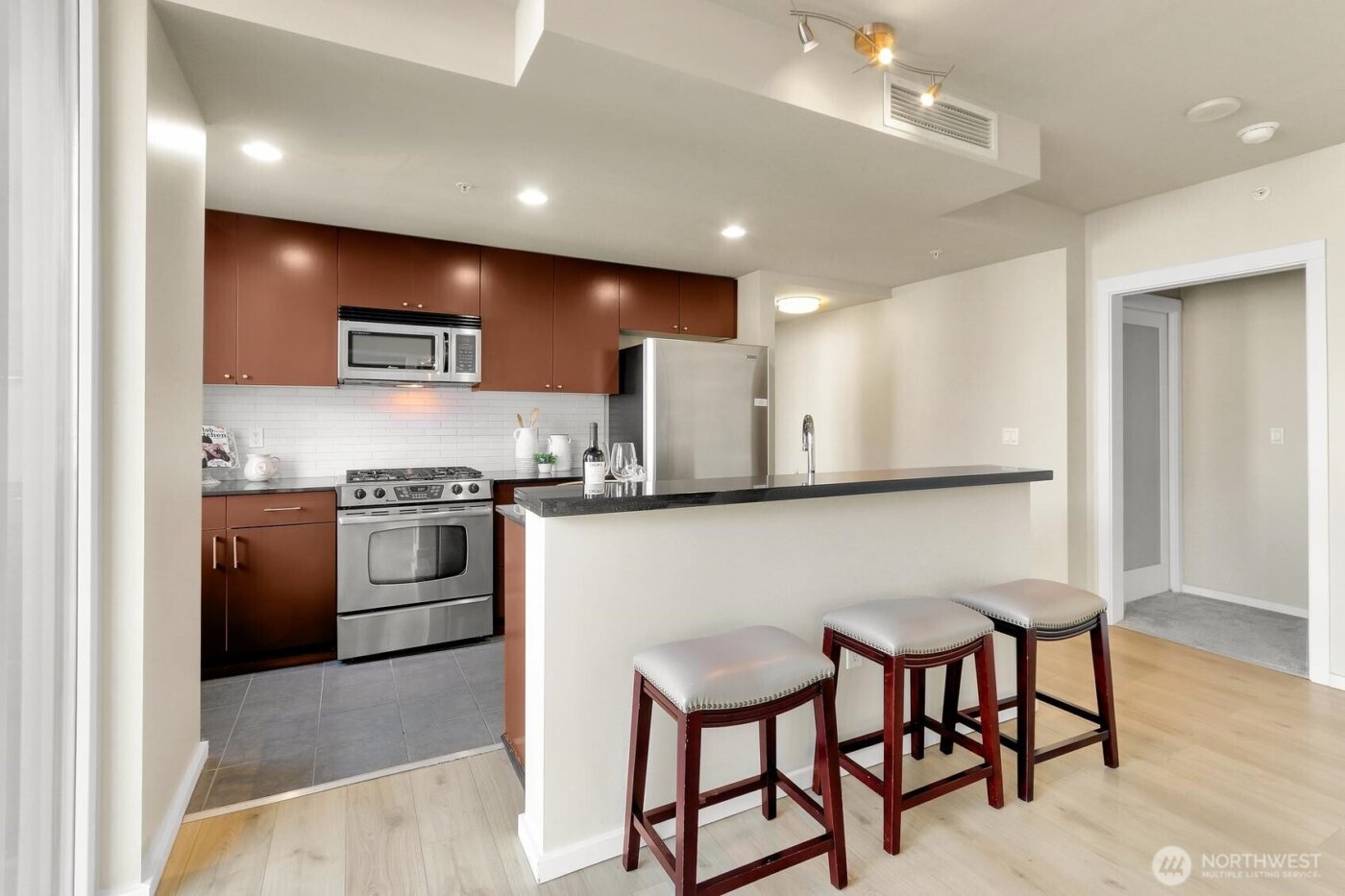 76 Cedar Street #808, Seattle, WA 98121