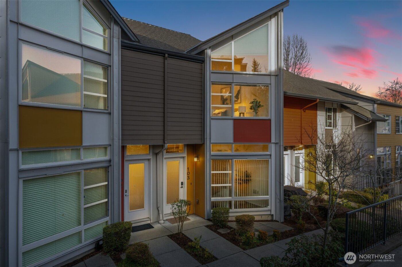 15212 NE 81st Way #103, Redmond, WA 98052