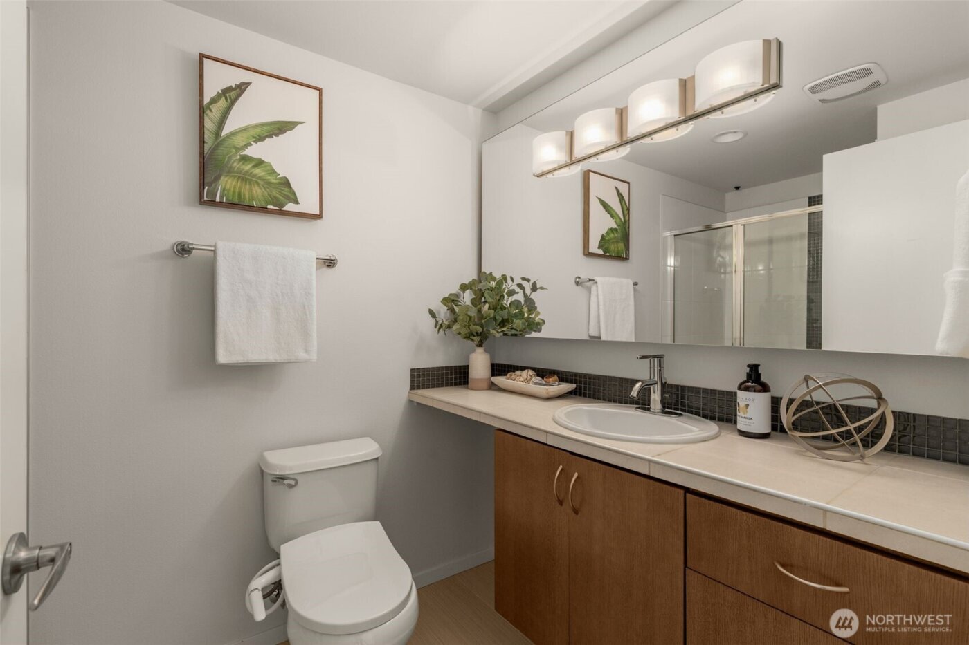 15212 NE 81st Way #103, Redmond, WA 98052