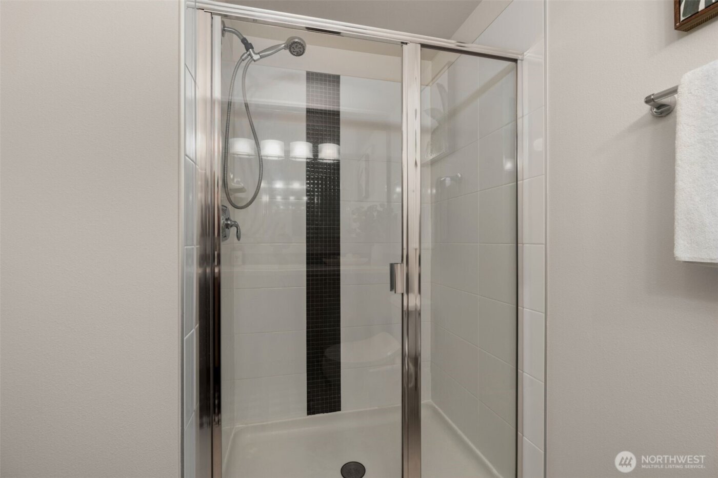 15212 NE 81st Way #103, Redmond, WA 98052