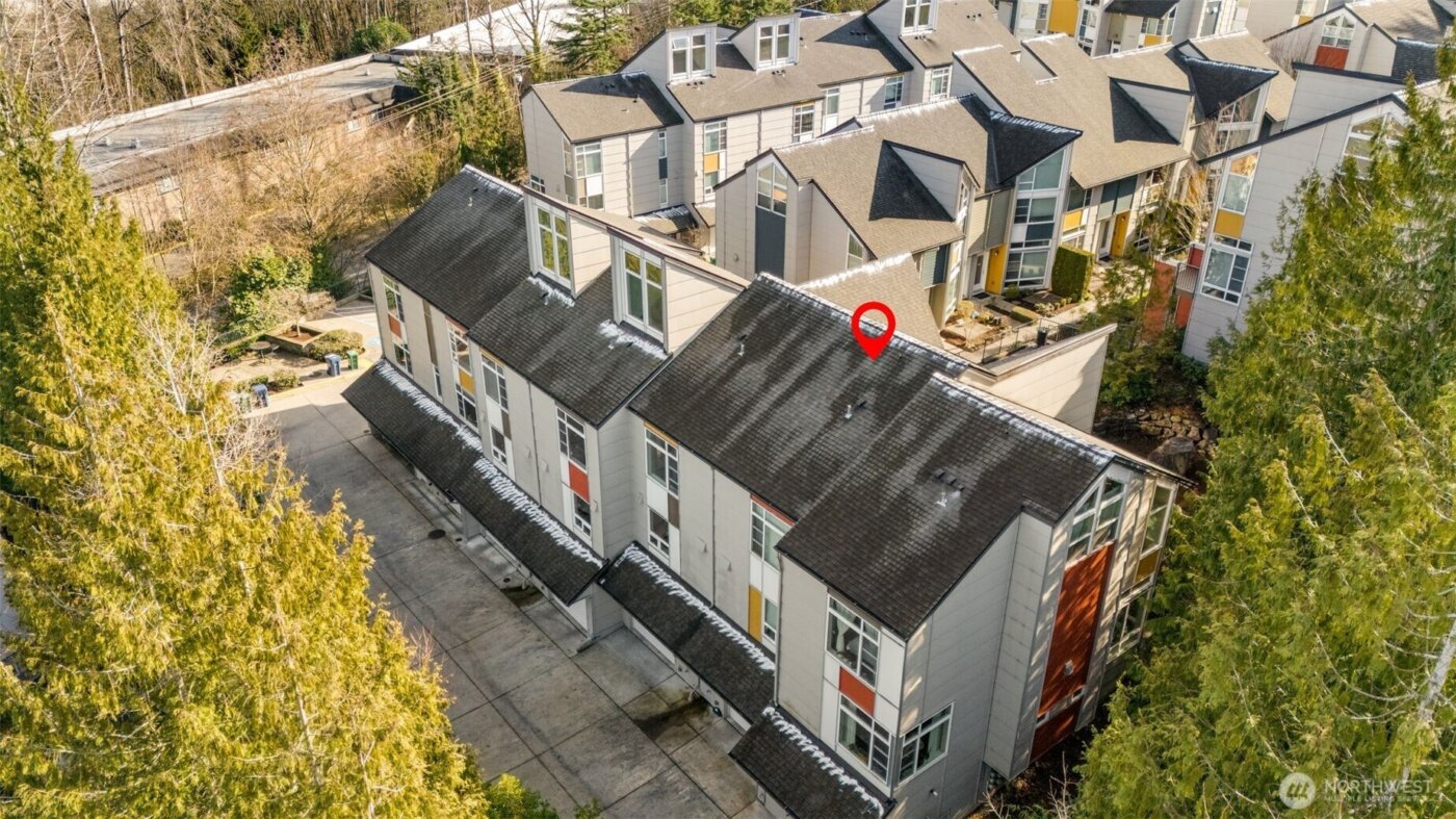 15212 NE 81st Way #103, Redmond, WA 98052