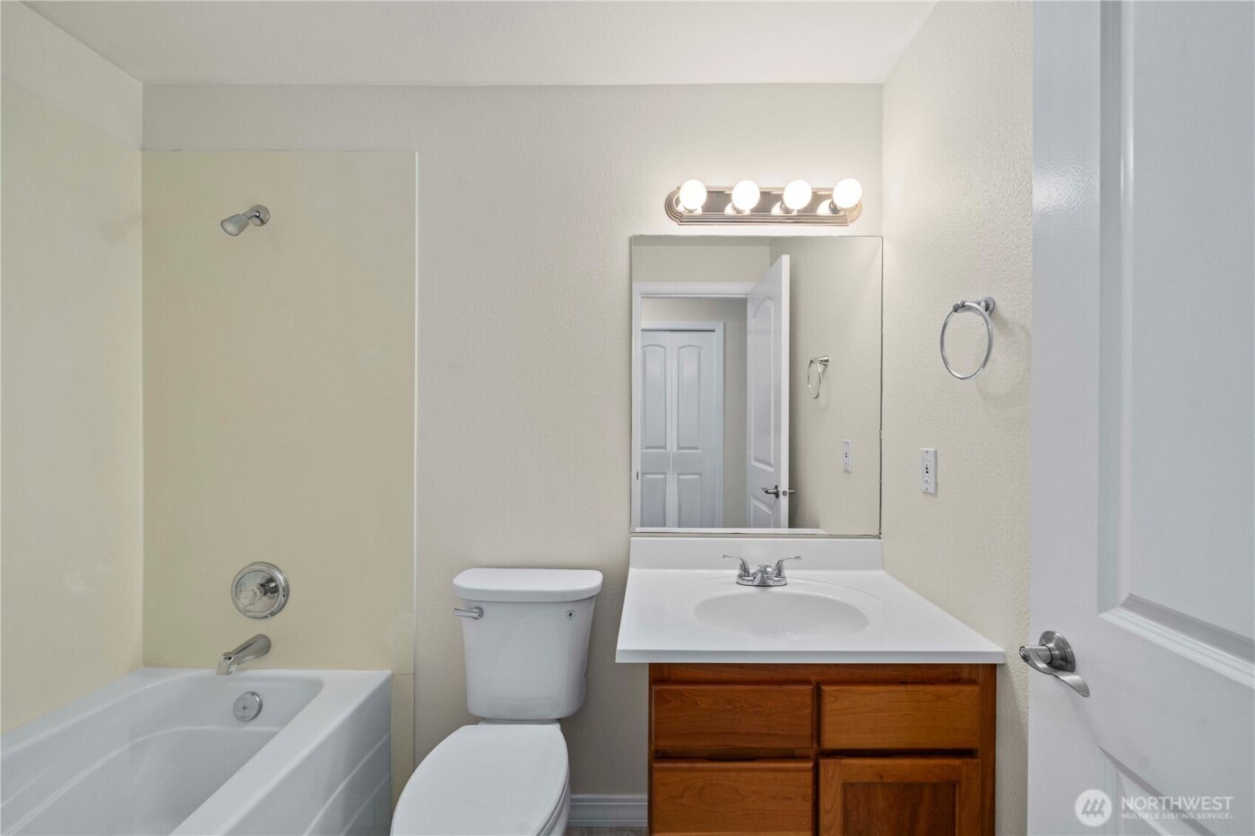 7503 212th Street SW #B102, Edmonds, WA 98026-7623