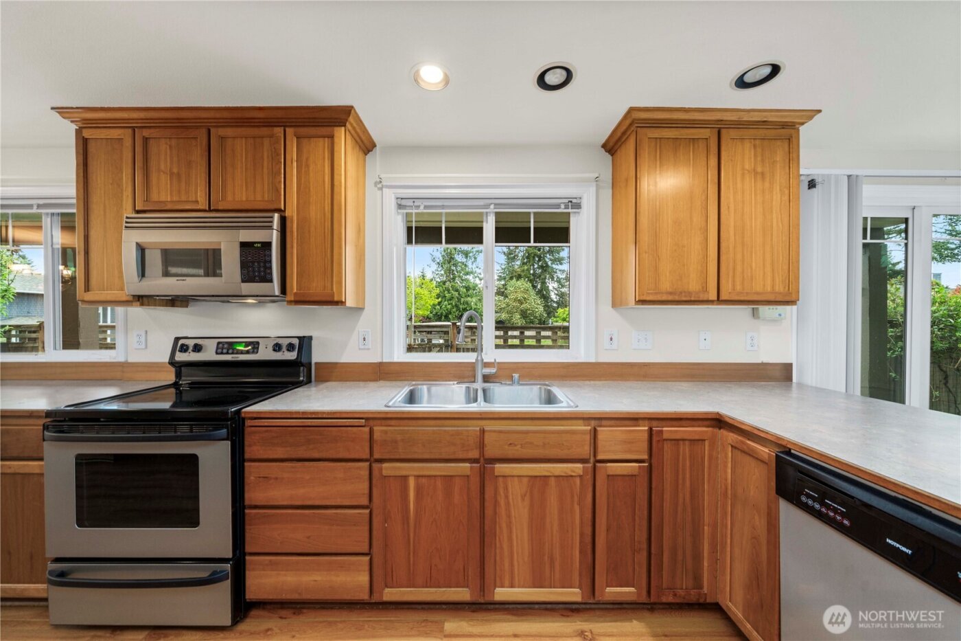 7503 212th Street SW #B102, Edmonds, WA 98026-7623