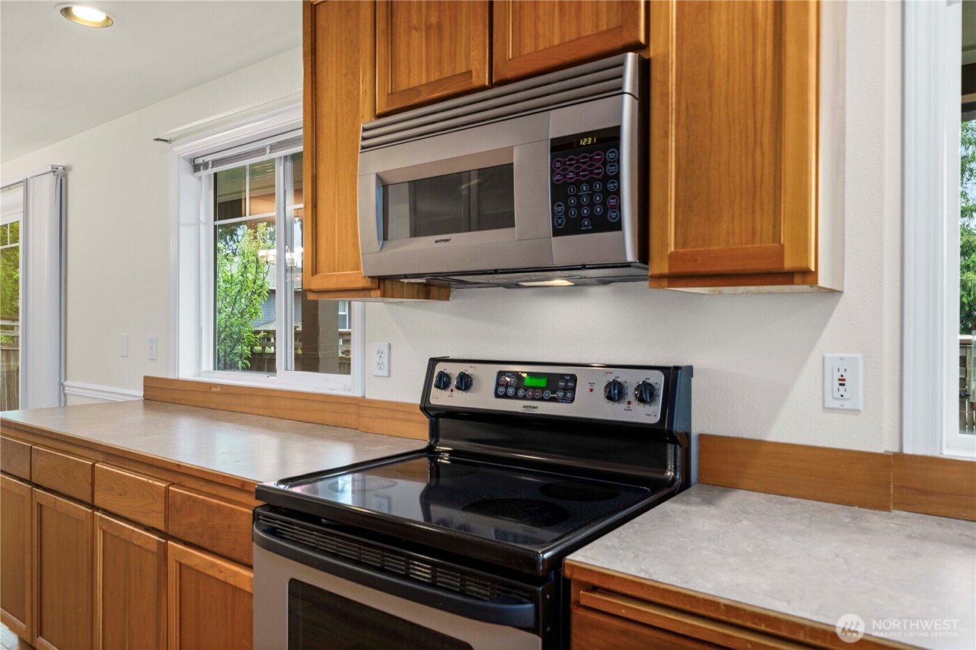 7503 212th Street SW #B102, Edmonds, WA 98026-7623